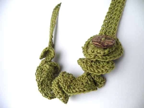Crochet Necklace. Olive Green, Spring Summer Fashion French Eco-cotton,wavy, Coconut Button, Soft, Fresh Ideas, Handmade By Steamylab.